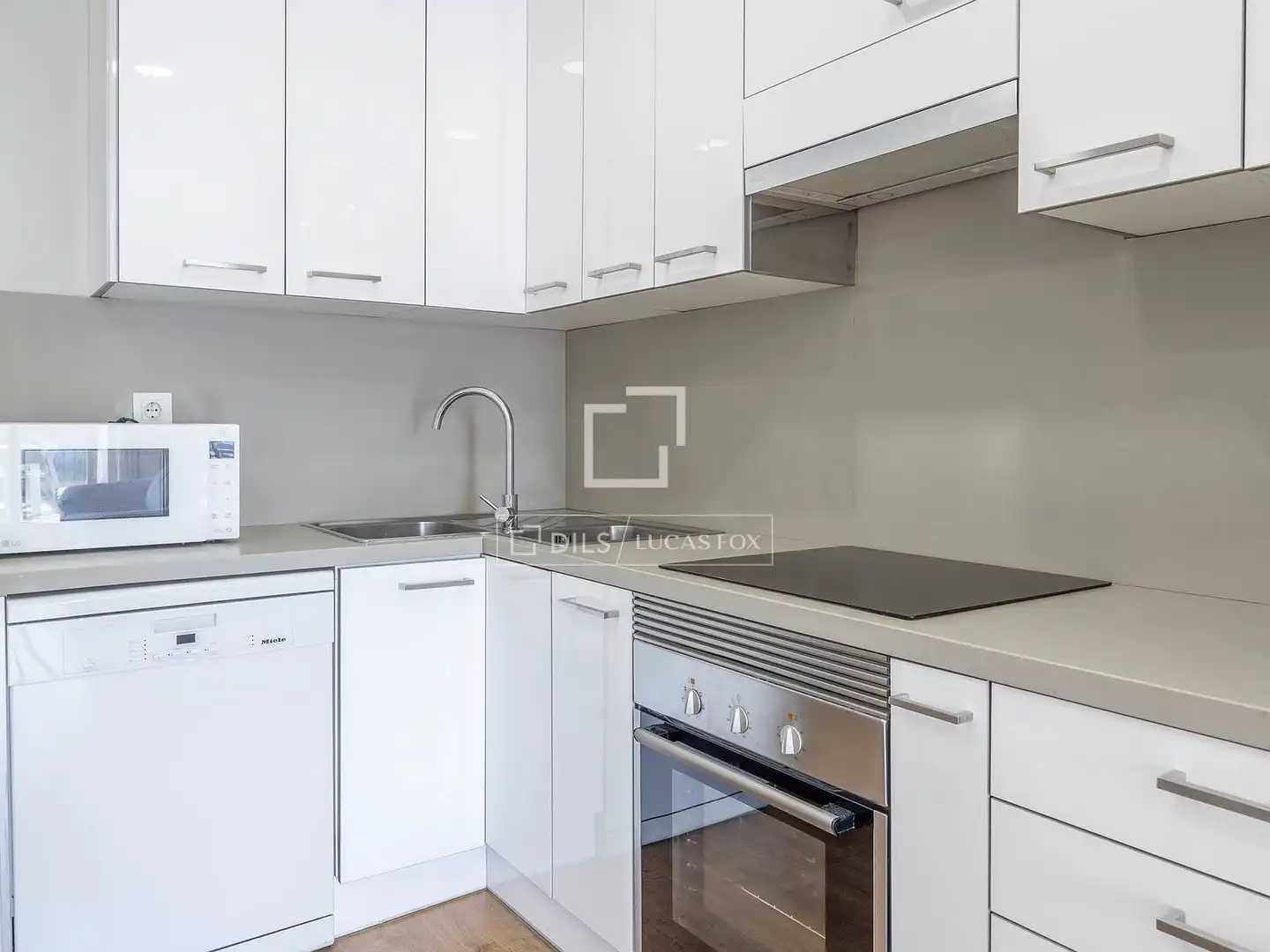 Cocina de Ático de alquiler en Valencia con Aire acondicionado, Parquet y Terraza