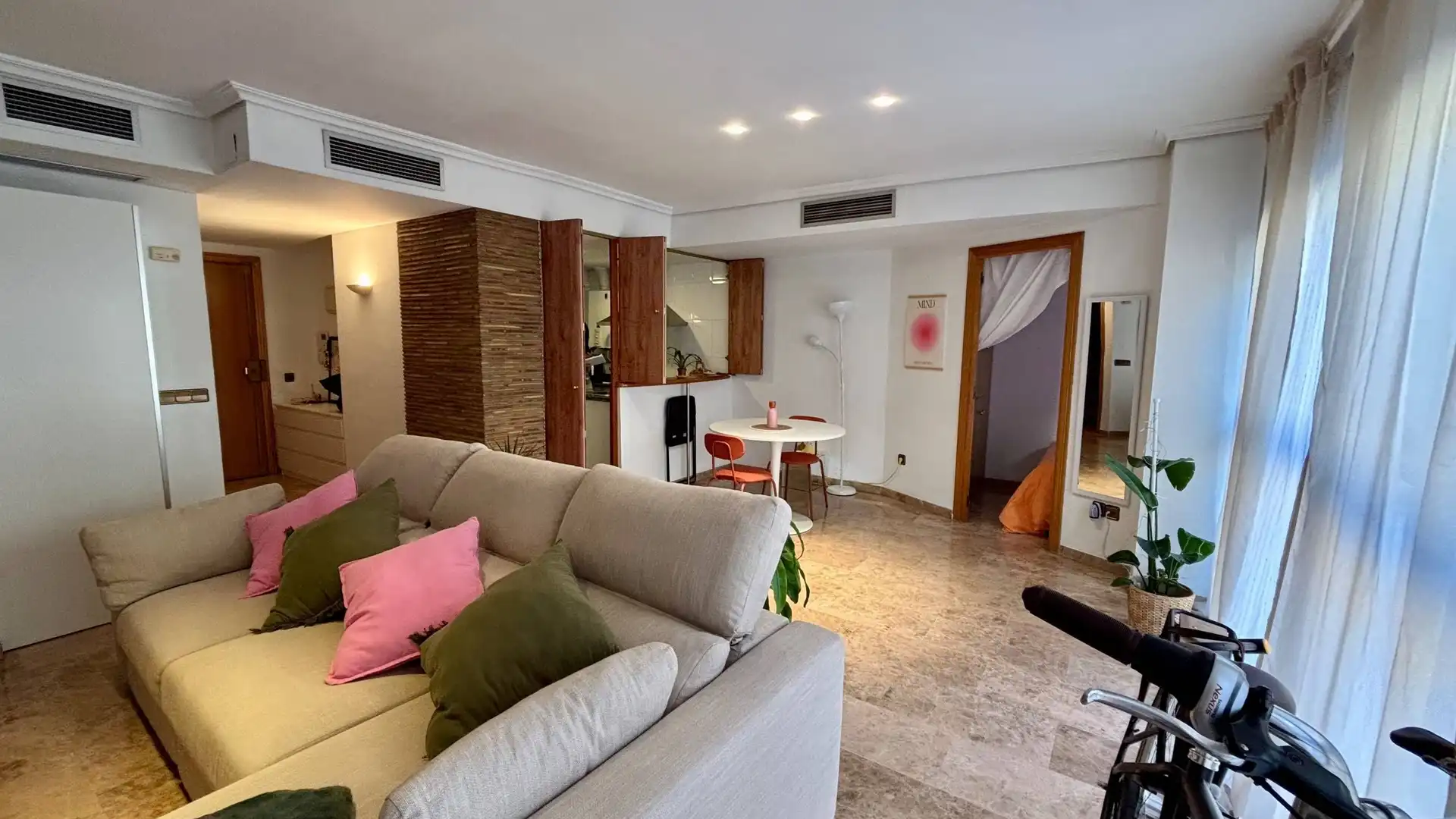Living room of Flat for sale in  Valencia Capital  with Air Conditioner