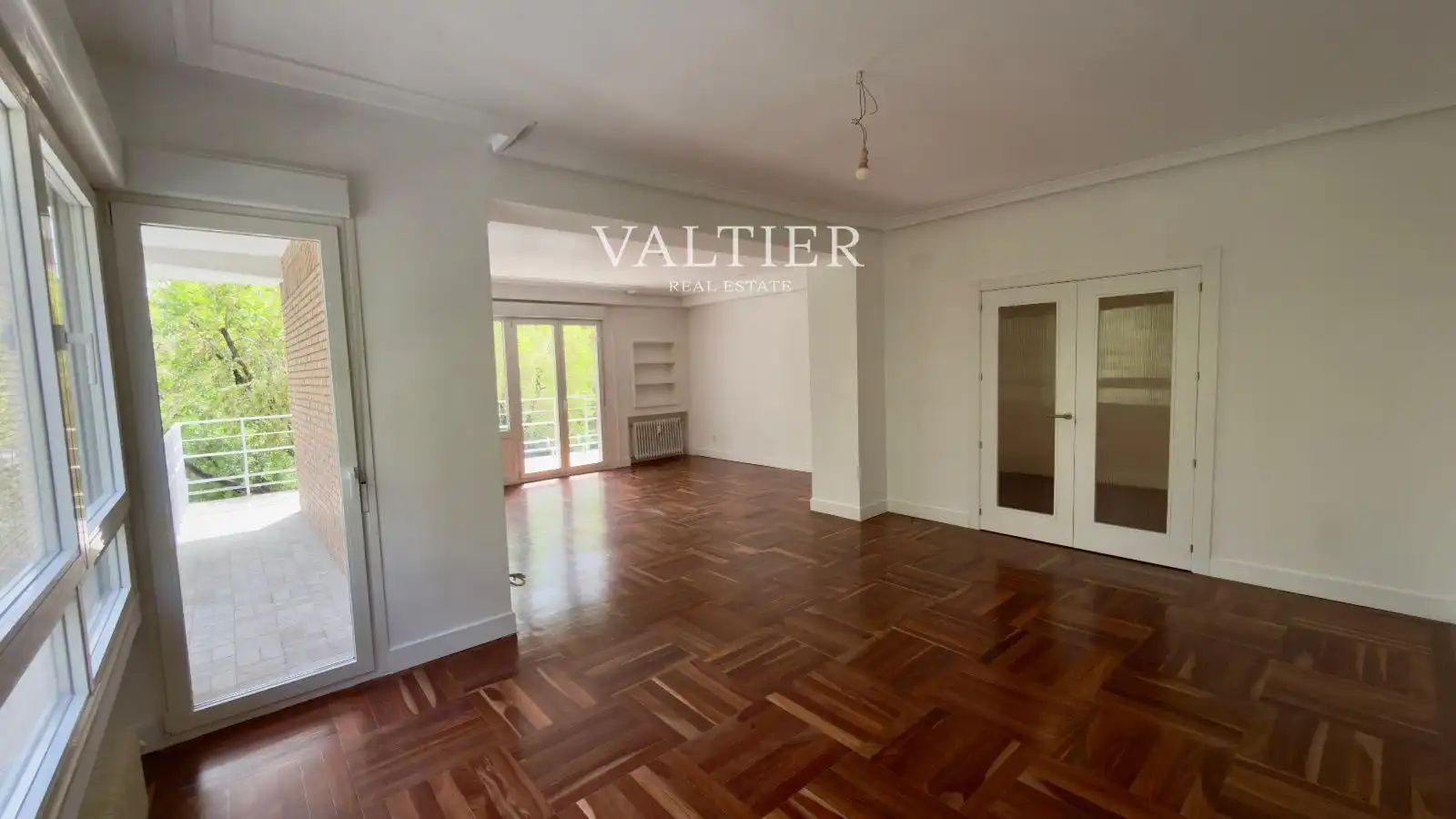 Sala de estar de Piso de alquiler en  Madrid Capital con Aire acondicionado, Terraza y Trastero