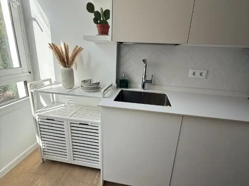 Küche von Wohnung zum Verkauf in  Sevilla Capital mit Klimaanlage und Balkon
