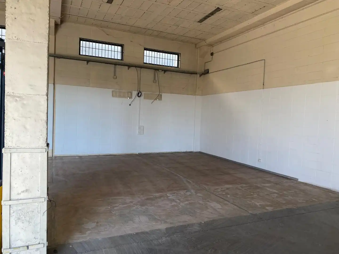 Industrial buildings for rent in Centre