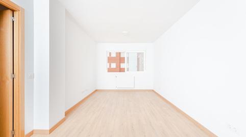 Foto 4 de Piso de alquiler en Estación de Chamartin, 8, San Crispín - La Estación Consorcio, Colmenar Viejo