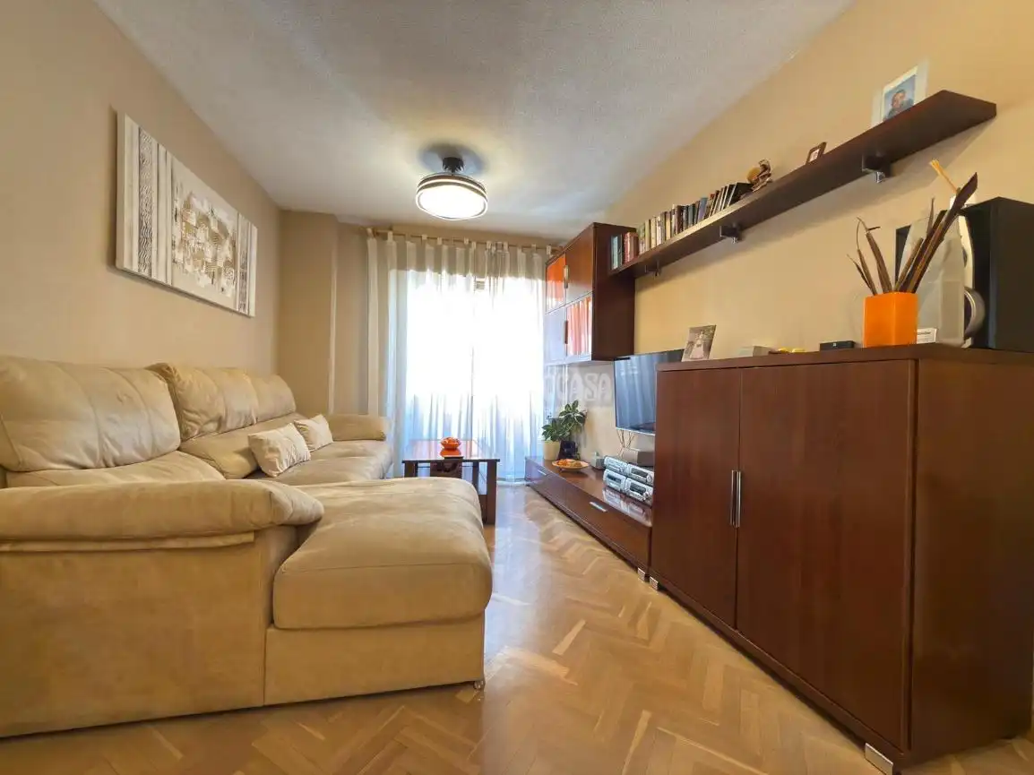 Sala de estar de Piso en venta en Alcobendas con Aire acondicionado, Parquet y Balcón