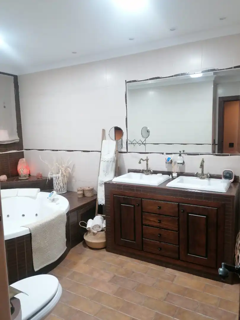 Chalet con piscina en venta en La Carlota, imagen 2