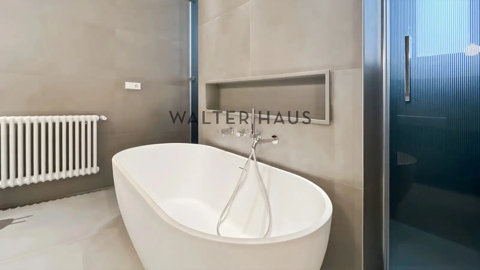 Baño de Piso de alquiler en Barcelona con Aire acondicionado, Calefacción y Terraza
