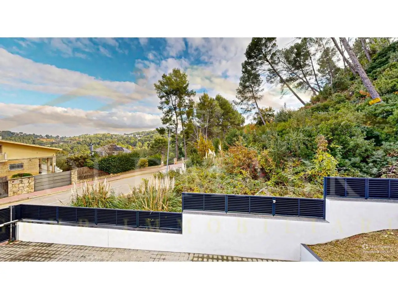 Vista exterior de Casa o xalet en venda en Corbera de Llobregat amb Aire condicionat, Calefacció i Jardí privat