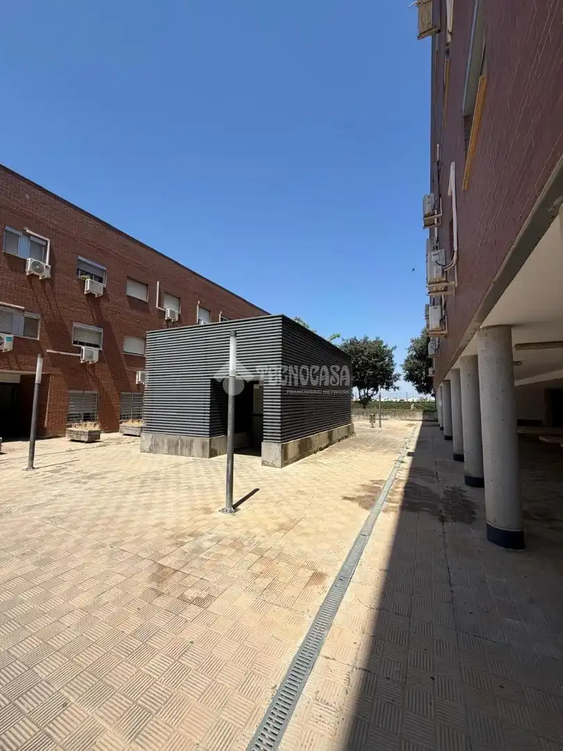 Aparcament de Pis en venda en La Rinconada amb Aire condicionat i Calefacció