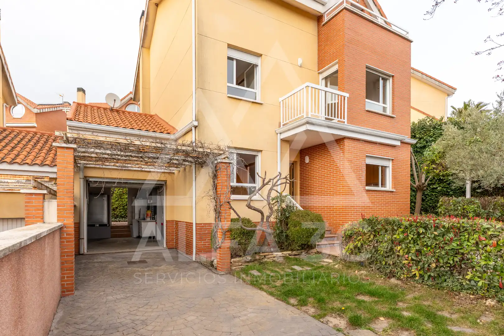 Vista exterior de Casa o chalet en venta en Venturada con Aire acondicionado, Calefacción y Jardín privado