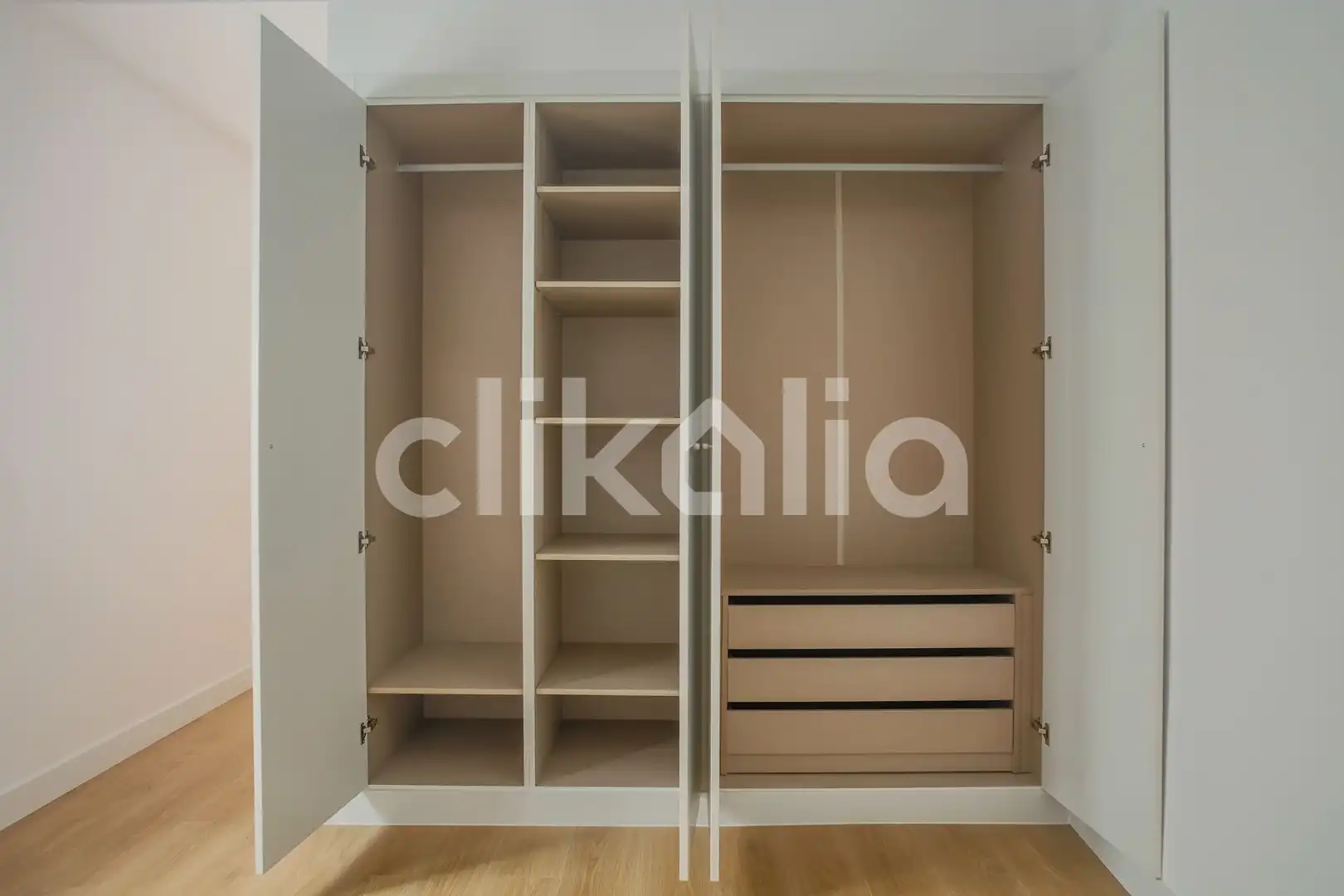 Bedroom of Flat for sale in Madrid  with Air Conditioner, Heating and Terrace
