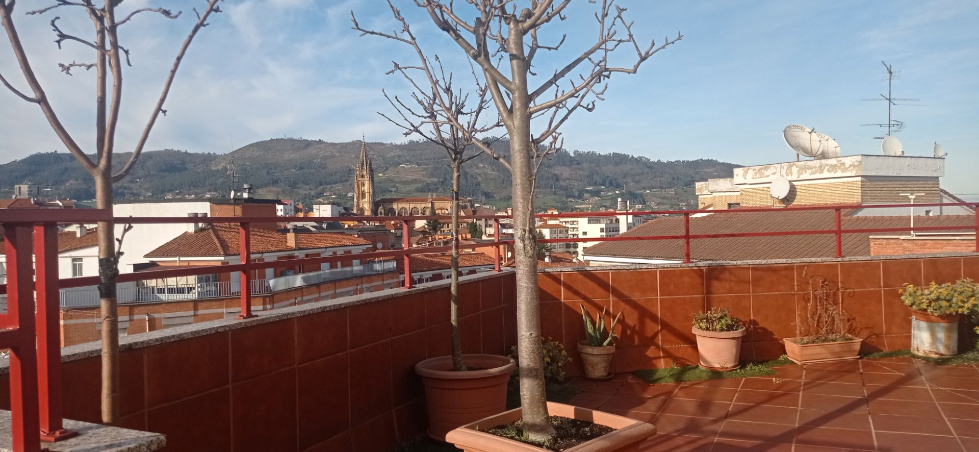 Terrassa de Pis en venda en Oviedo  amb Calefacció i Terrassa