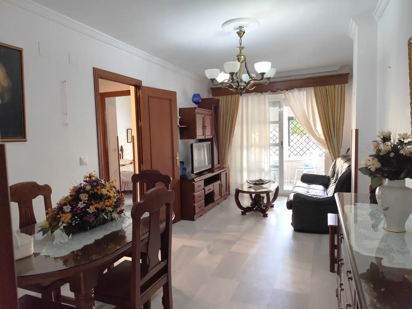 Appartamento con balcone in affitto a Calle Manuel de Diego Lora 6, imagen 2