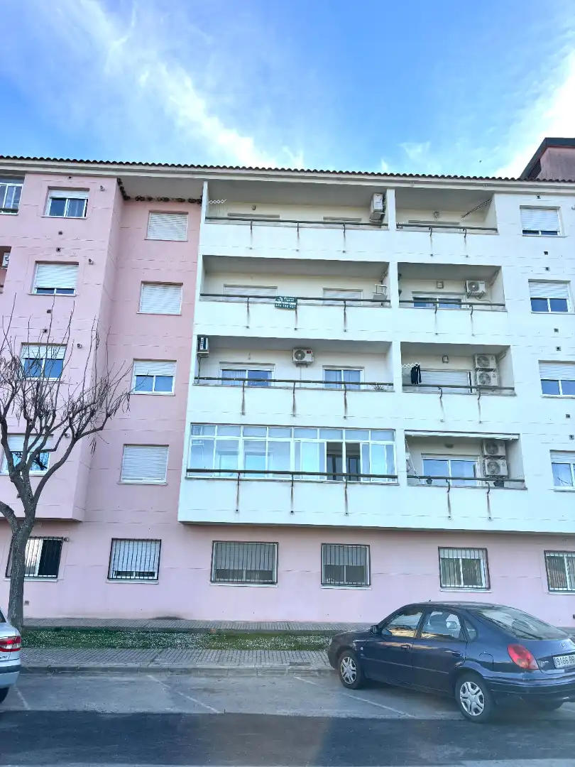 Vista exterior de Apartamento en venta en Plasencia con Calefacción, Jardín privado y Parquet