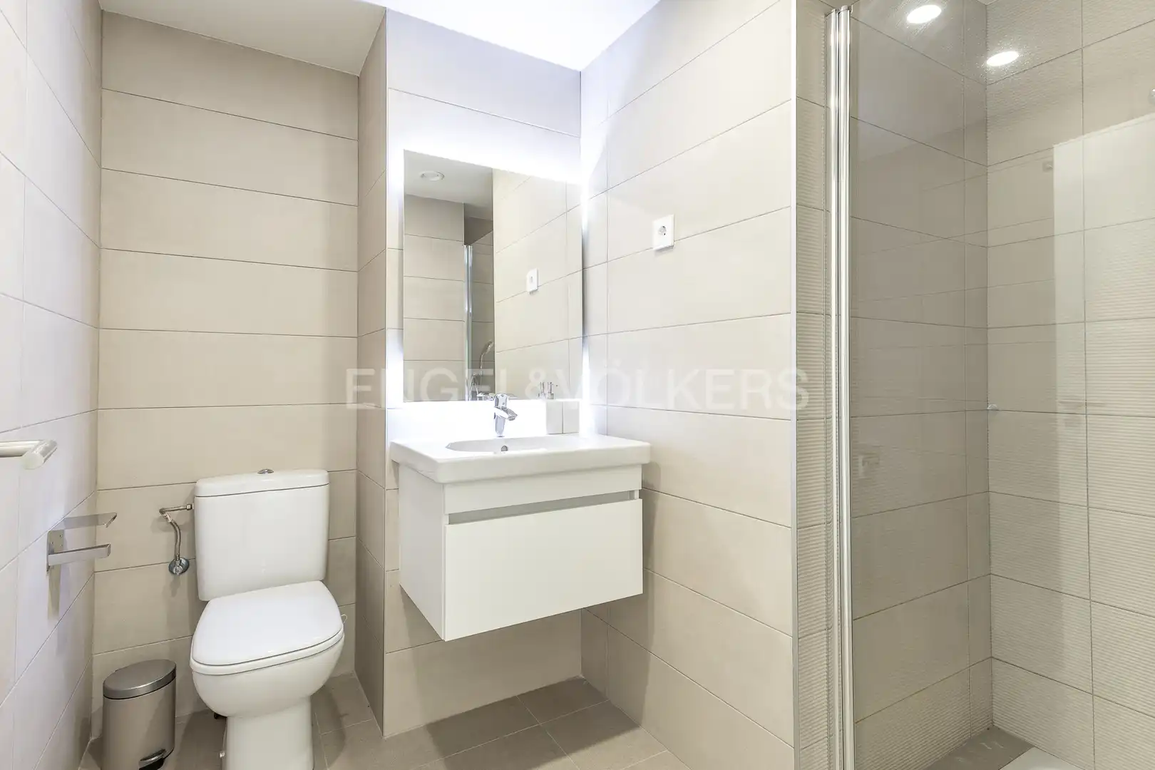 Bathroom of Flat for sale in Sant Adrià de Besòs  with Air Conditioner, Heating and Parquet flooring