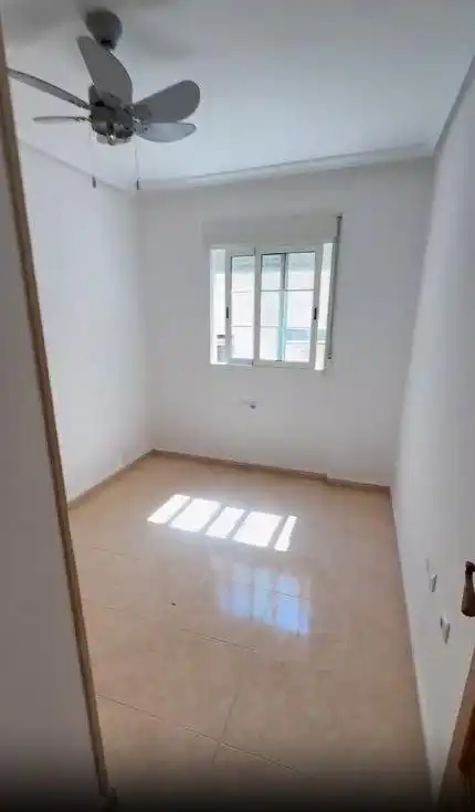 Habitación de Piso en venta en Torrevieja con Aire acondicionado, Amueblado y Balcón