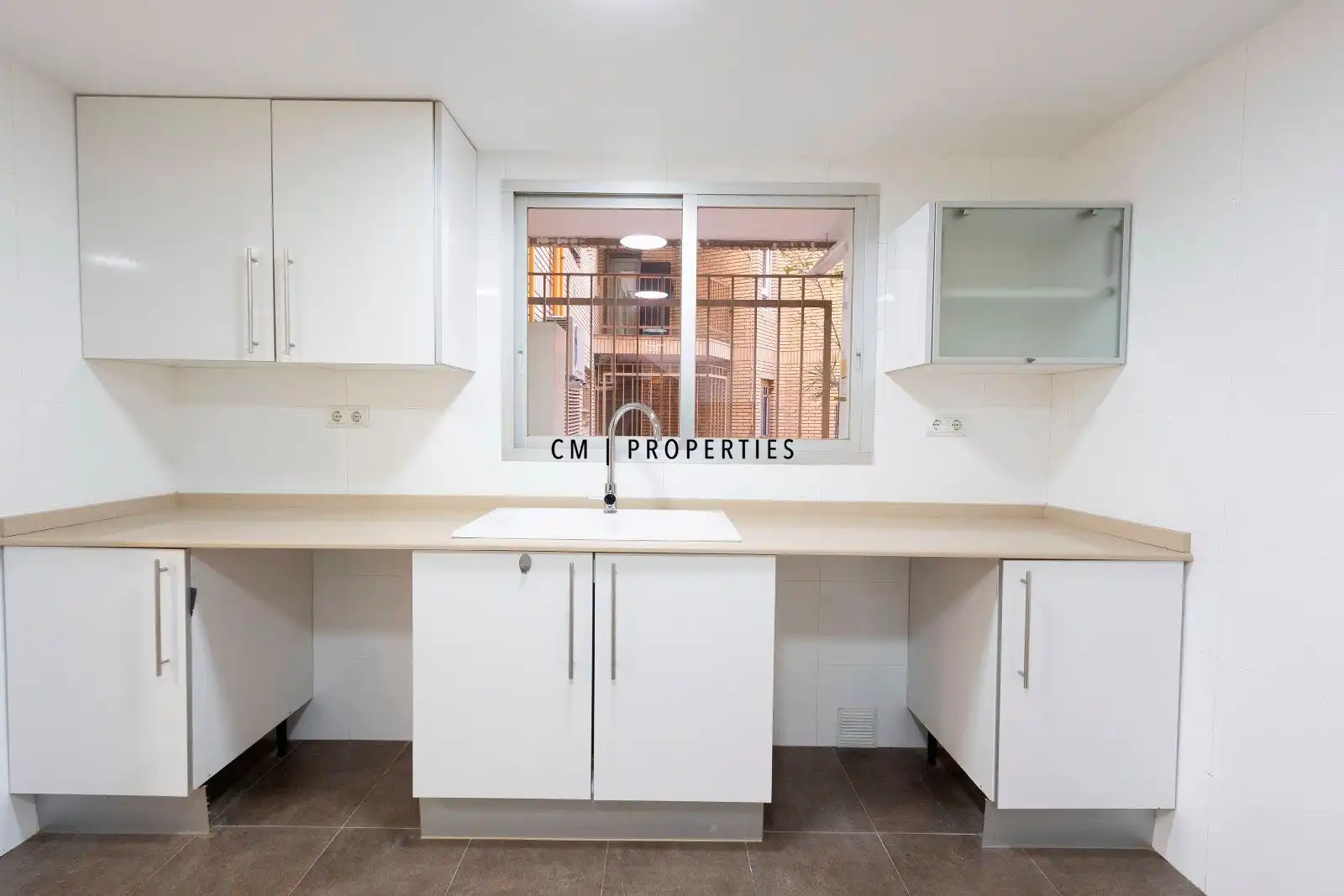 Kitchen of Flat for sale in Valencia  with Air Conditioner, Heating and Parquet flooring