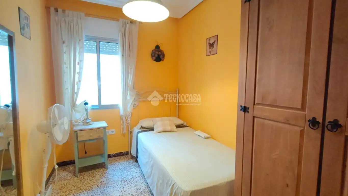 Bedroom of Flat for sale in Sevilla