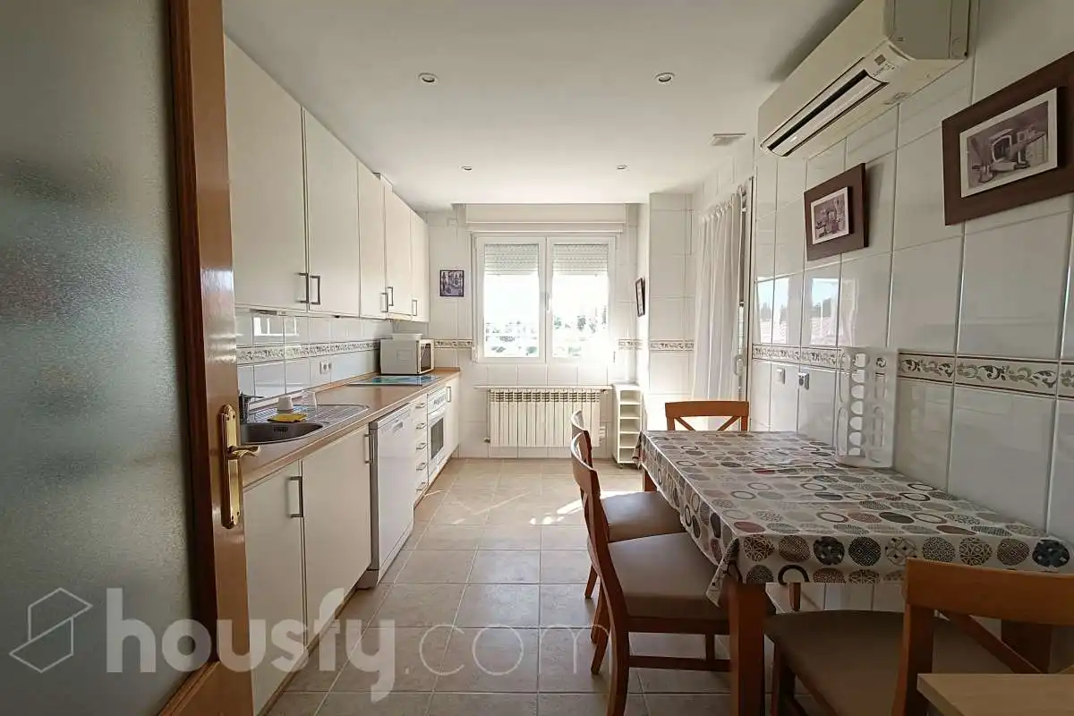 Cocina de Piso de alquiler en Toledo con Aire acondicionado, Calefacción y Parquet