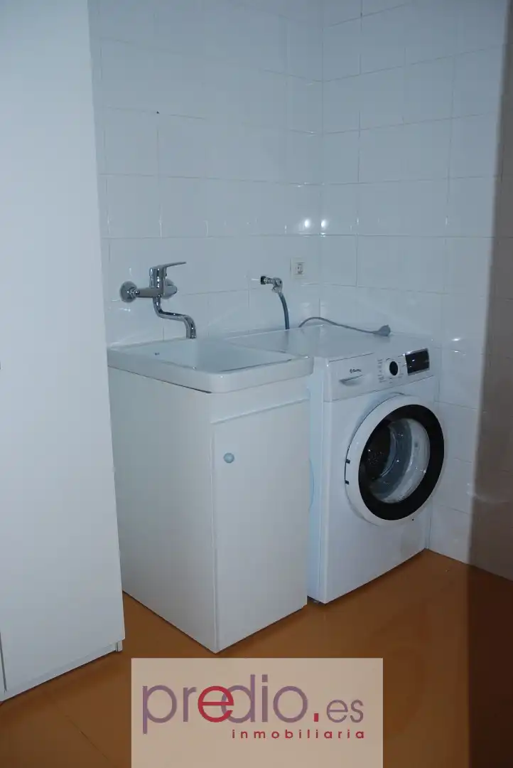 Bany de Apartament en venda en Lugo amb Calefacció, Parquet i Terrassa