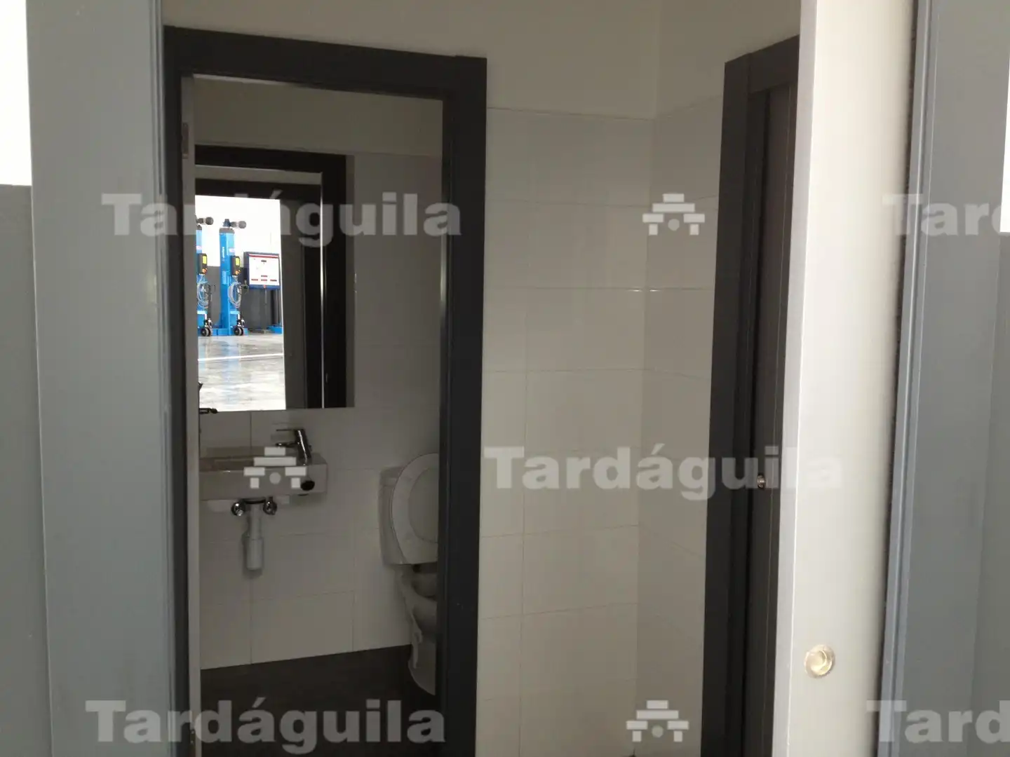 Industrial building for sale in Villares de la Reina, imagen 10