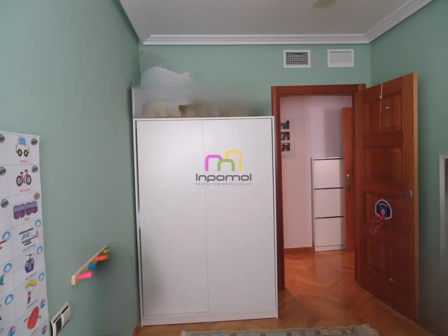 Schlafzimmer von Wohnungen zum Verkauf in Badajoz mit Klimaanlage, Privatgarten und Parkett