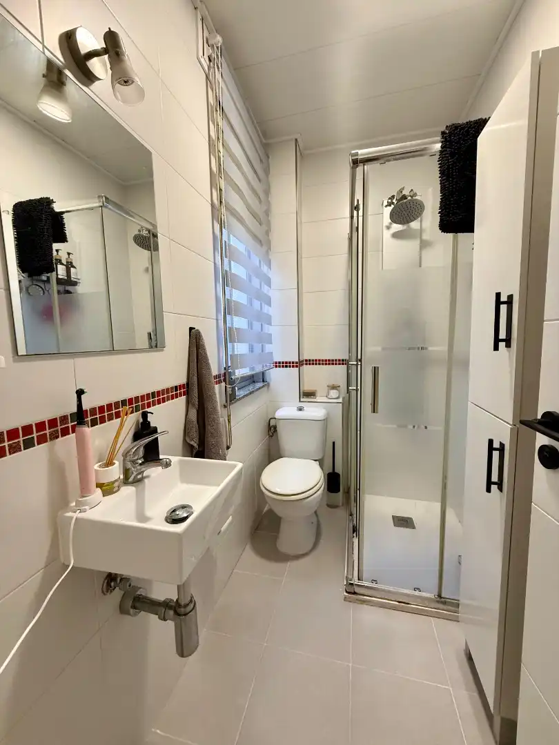 Baño de Piso en venta en Lugo con Calefacción, Terraza y Amueblado