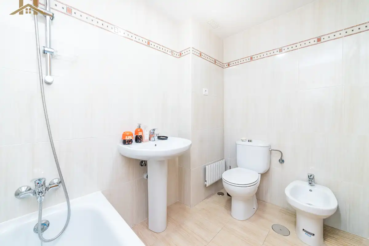 Baño de Piso en venta en Leganés con Aire acondicionado, Calefacción y Trastero