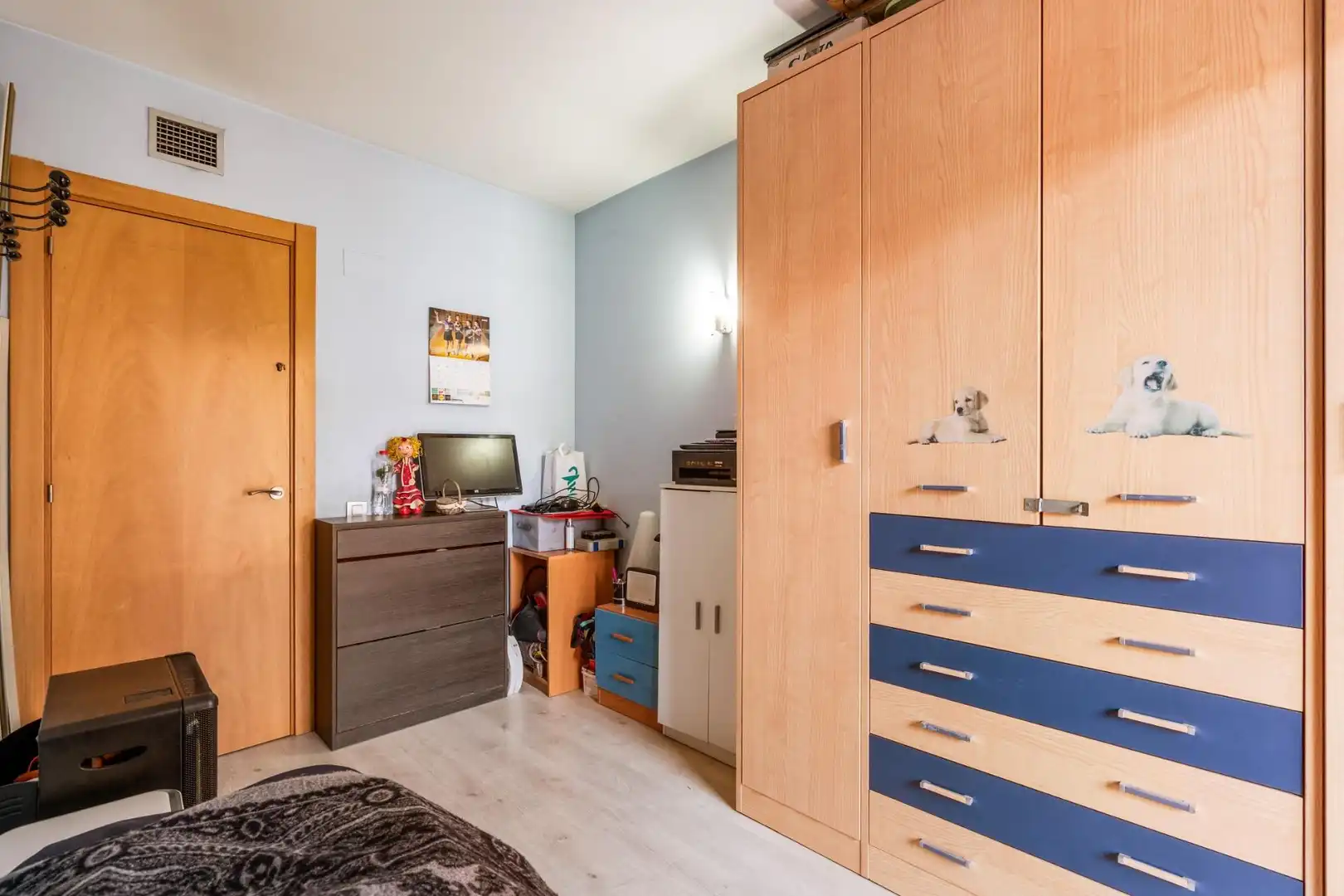 Dormitori de Pis en venda en Montcada i Reixac amb Parquet, Terrassa i Balcó
