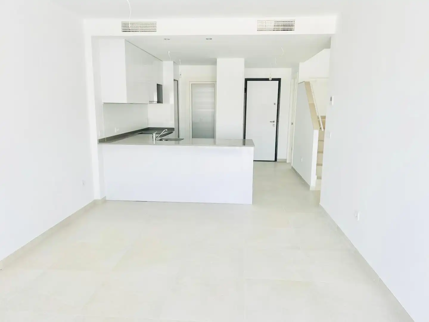 Cocina de Ático de alquiler en Torrevieja con Aire acondicionado, Calefacción y Terraza