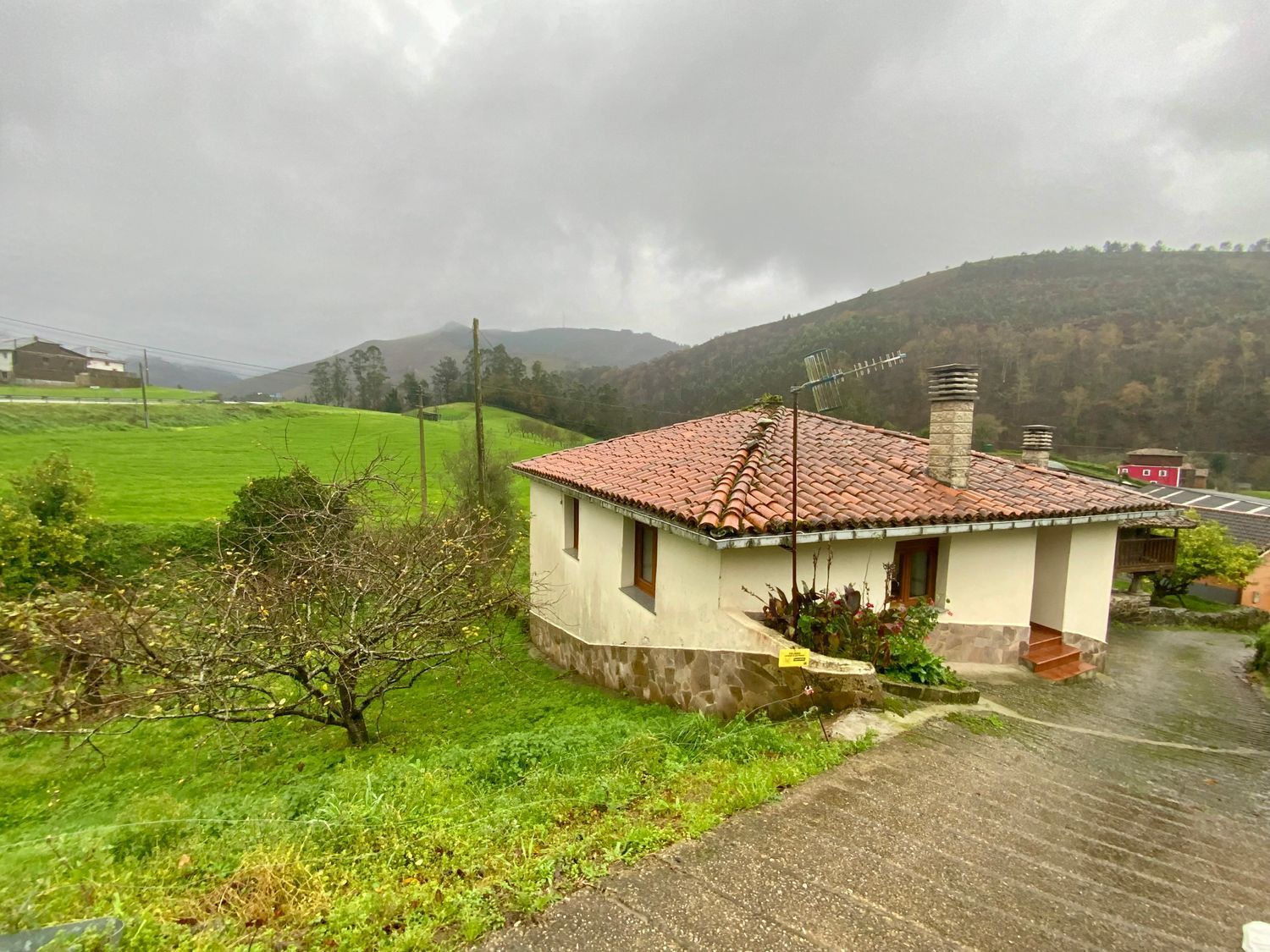 Exterior view of House or chalet for sale in Valdés - Luarca  with Heating, Terrace and Storage room