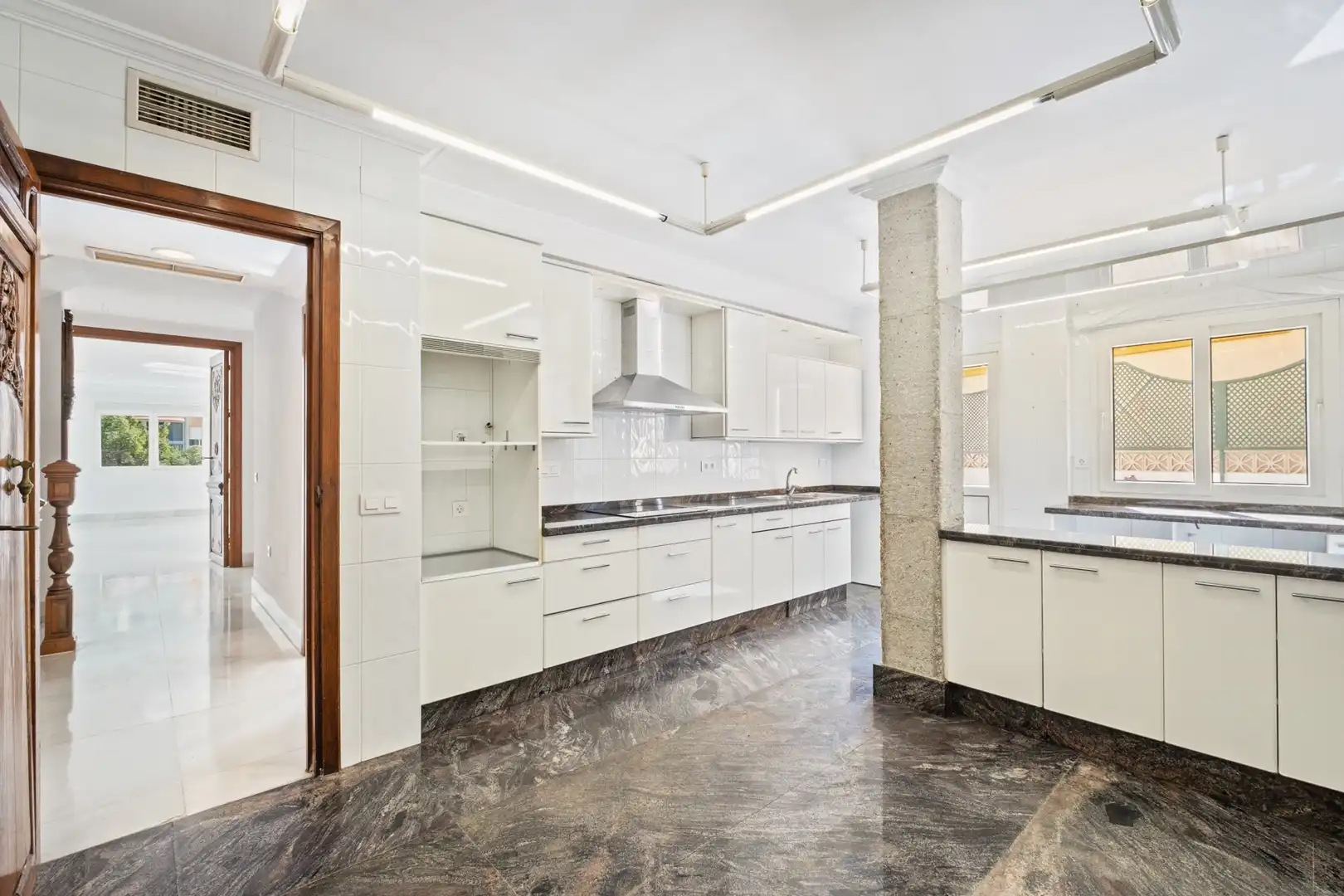 Kitchen of Detached homes for sale in Málaga  with Air Conditioner, Terrace and Swimming Pool