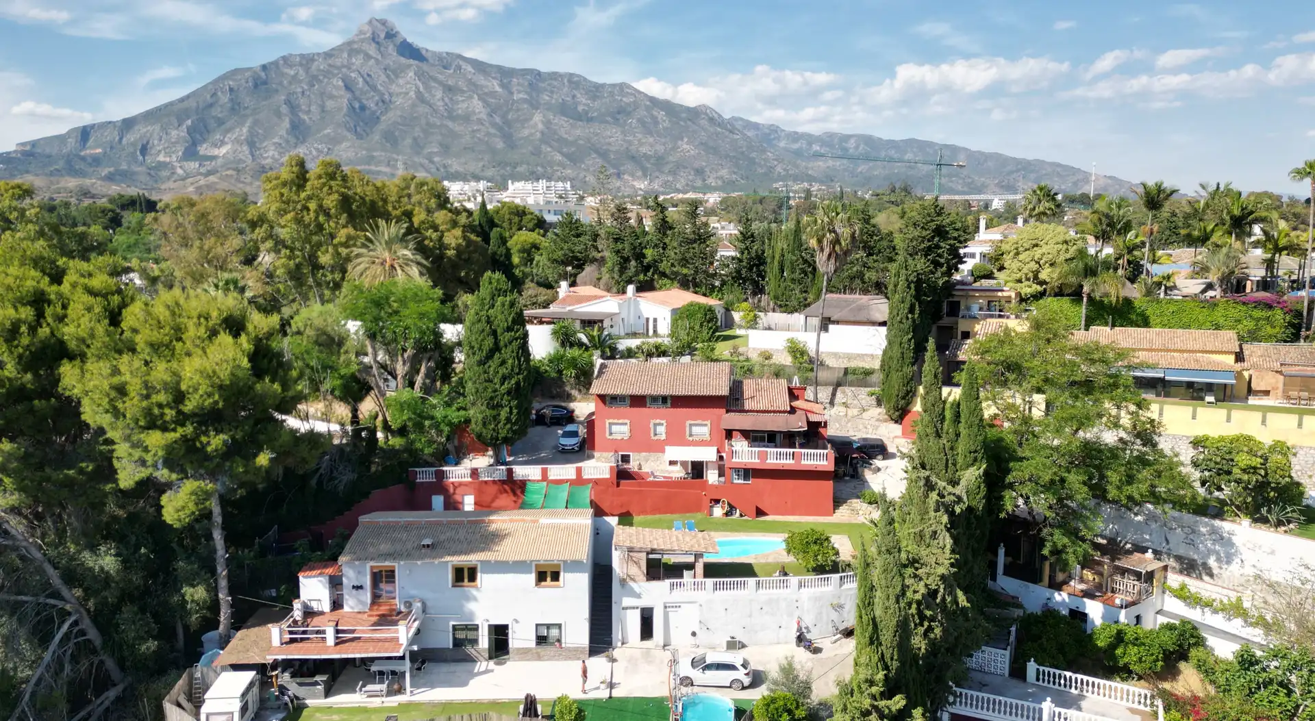 Vista exterior de Casa o xalet en venda en Marbella amb Terrassa