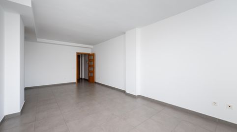 Foto 3 de Piso en venta en Nou Benicalap, Valencia Capital