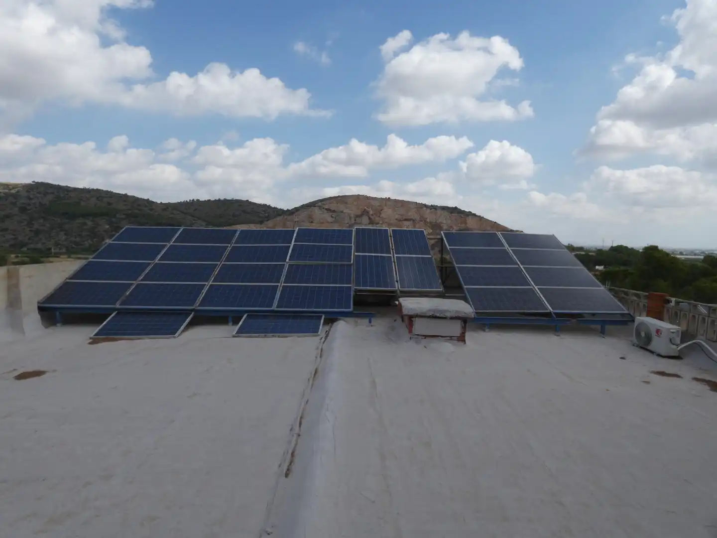 Vista exterior de Casa o xalet en venda en Torrent amb Aire condicionat, Calefacció i Jardí privat