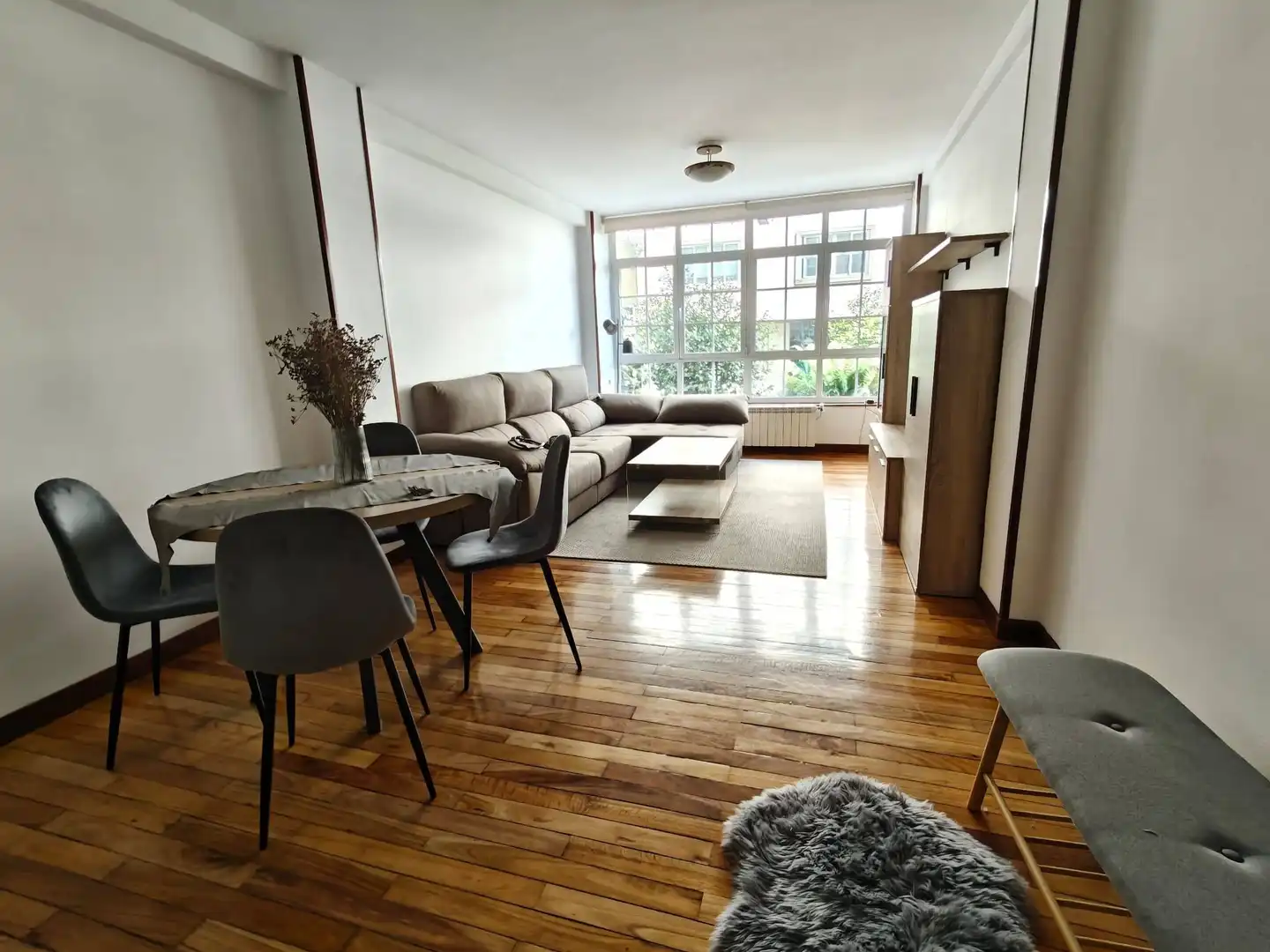 Wohnzimmer von Wohnung zur Miete in Santiago de Compostela  mit Heizung und Abstellraum