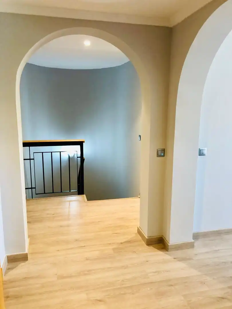 Maisonette zum Verkauf in Benalmádena mit Klimaanlage, Privatgarten und Terrasse