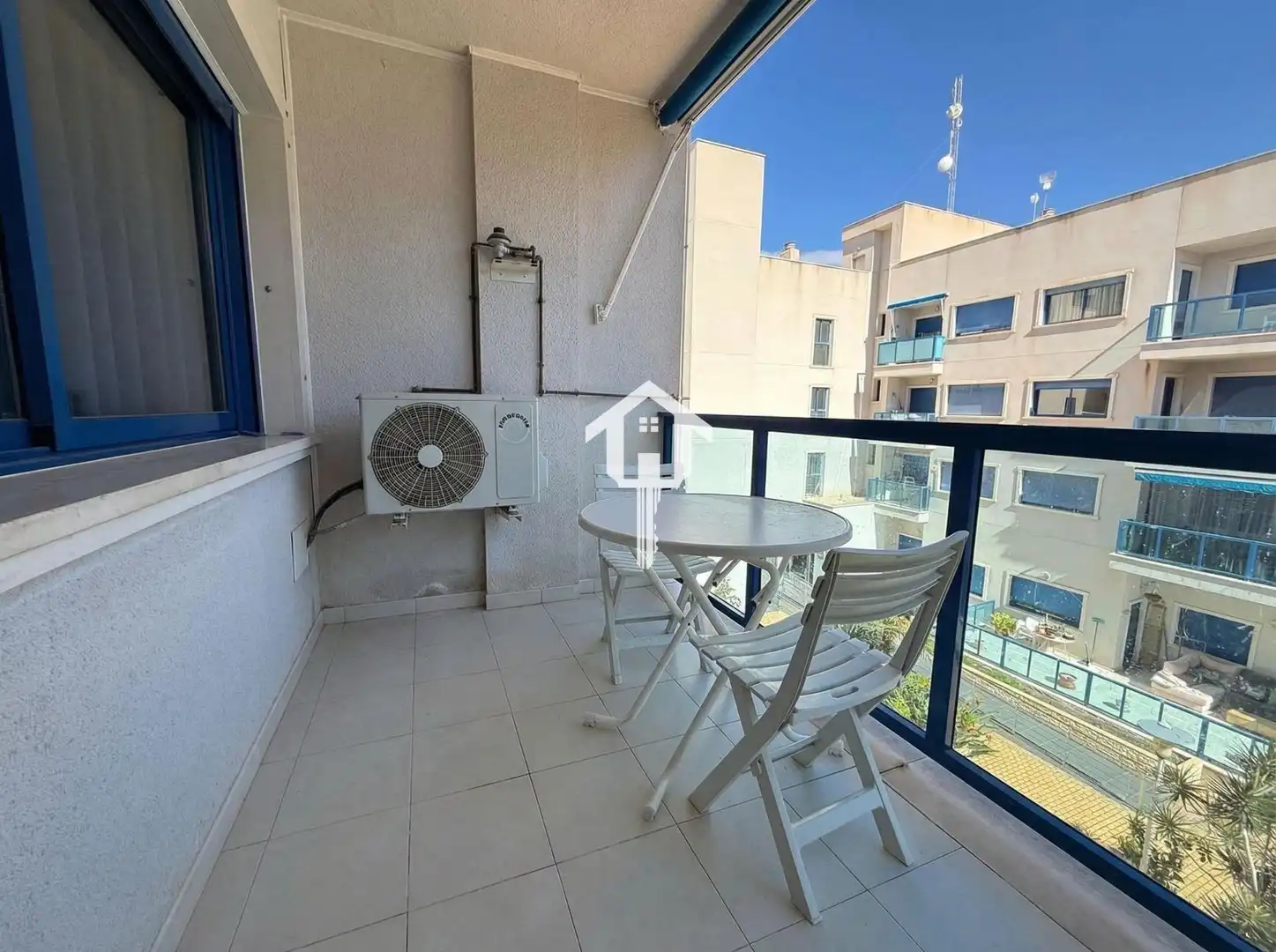 Terraza de Piso en venta en Alicante / Alacant con Amueblado, Balcón y Jacuzzi