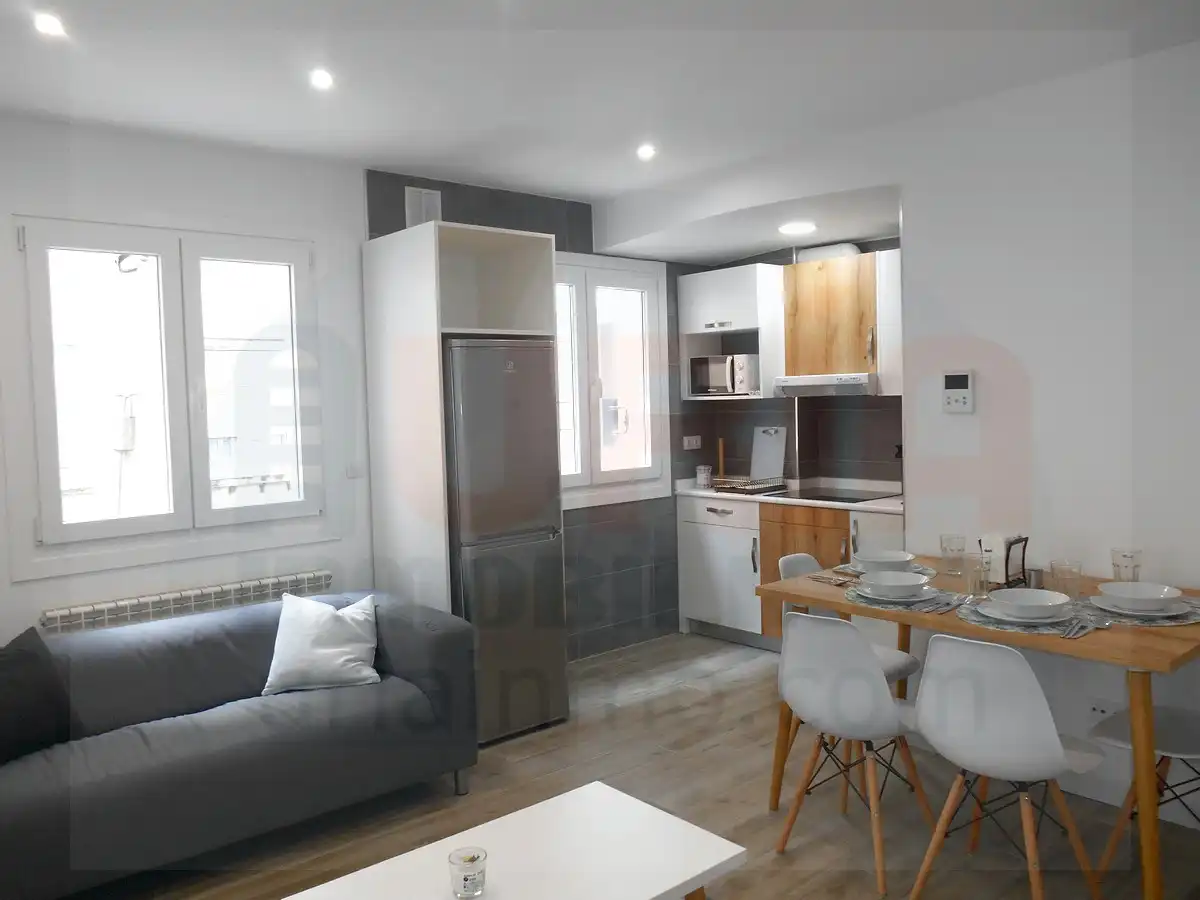 Cocina de Piso de alquiler en Oviedo  con Calefacción, Amueblado y Horno