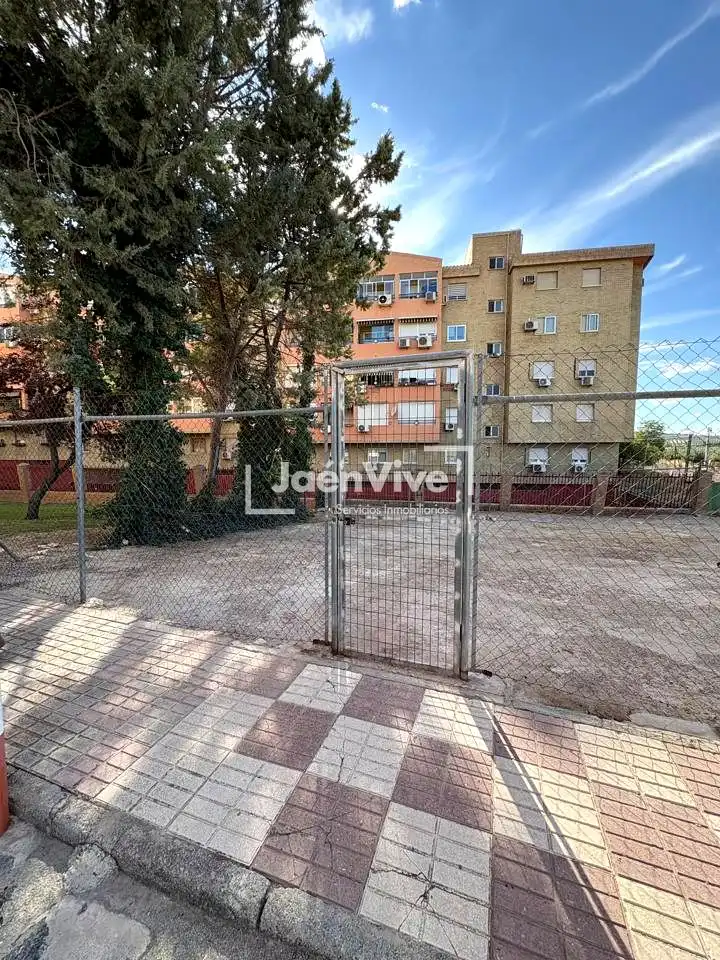 Aparcament de Pis en venda en Jaén amb Aire condicionat, Calefacció i Terrassa