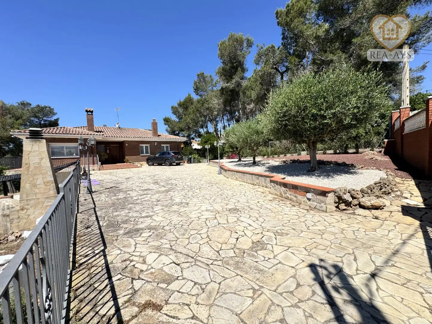 Vista exterior de Casa o xalet en venda en Olesa de Bonesvalls amb Calefacció, Jardí privat i Parquet