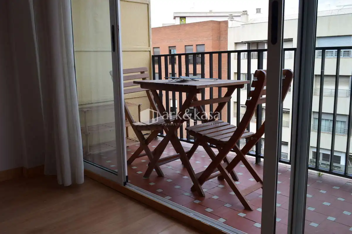Terraza de Piso de alquiler en Valencia con Amueblado, Horno y Microondas