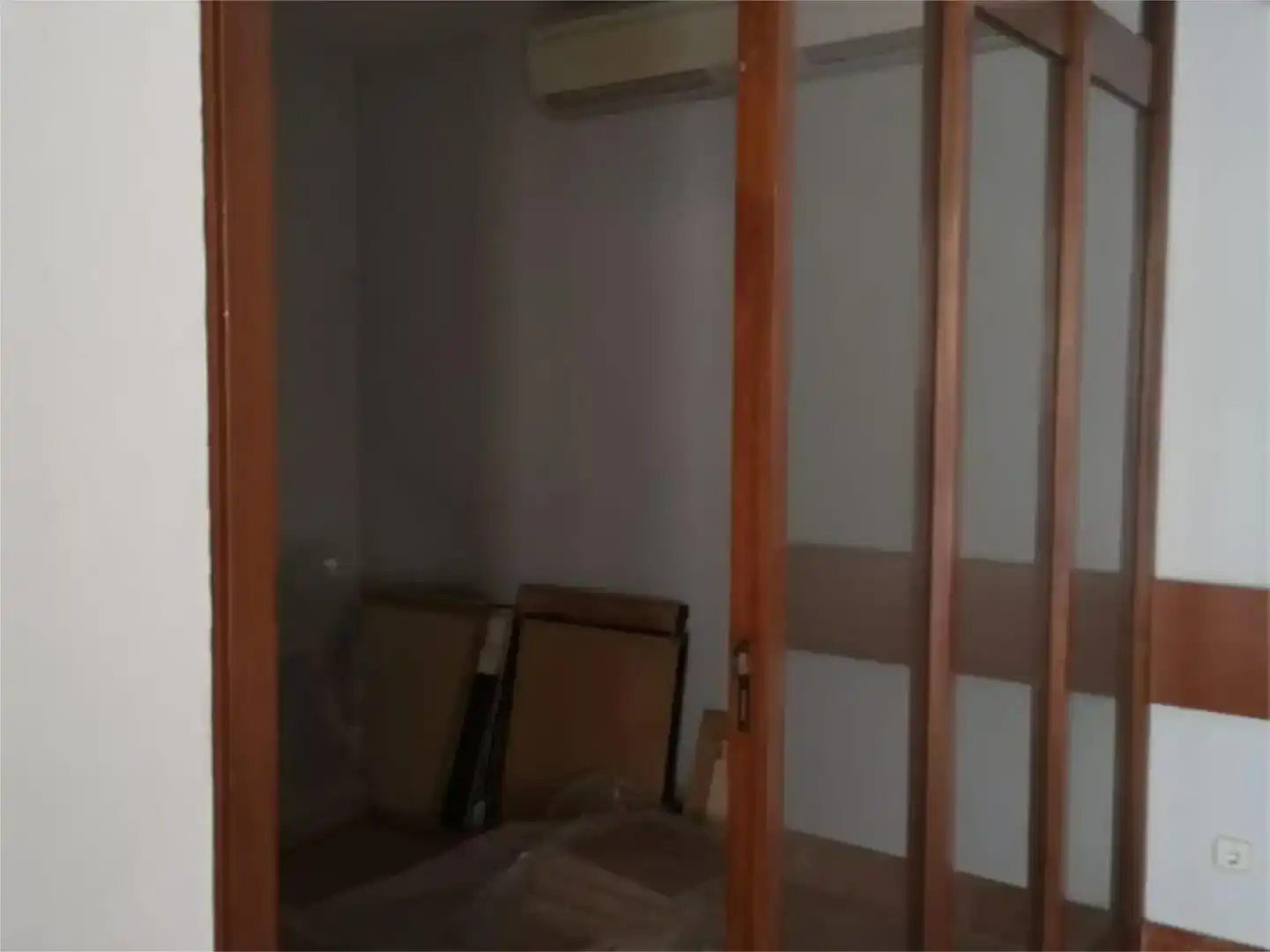 Schlafzimmer von Geschaftsraum zur Miete in Campdevànol mit Klimaanlage