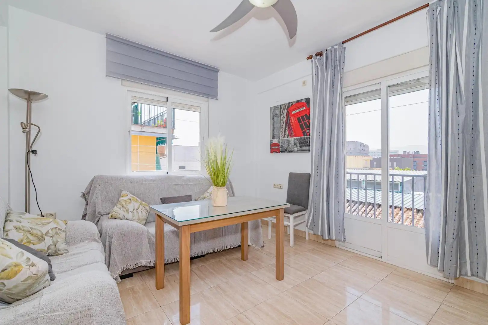 Bedroom of Flat for sale in Granada  with Air Conditioner, Heating and Terrace