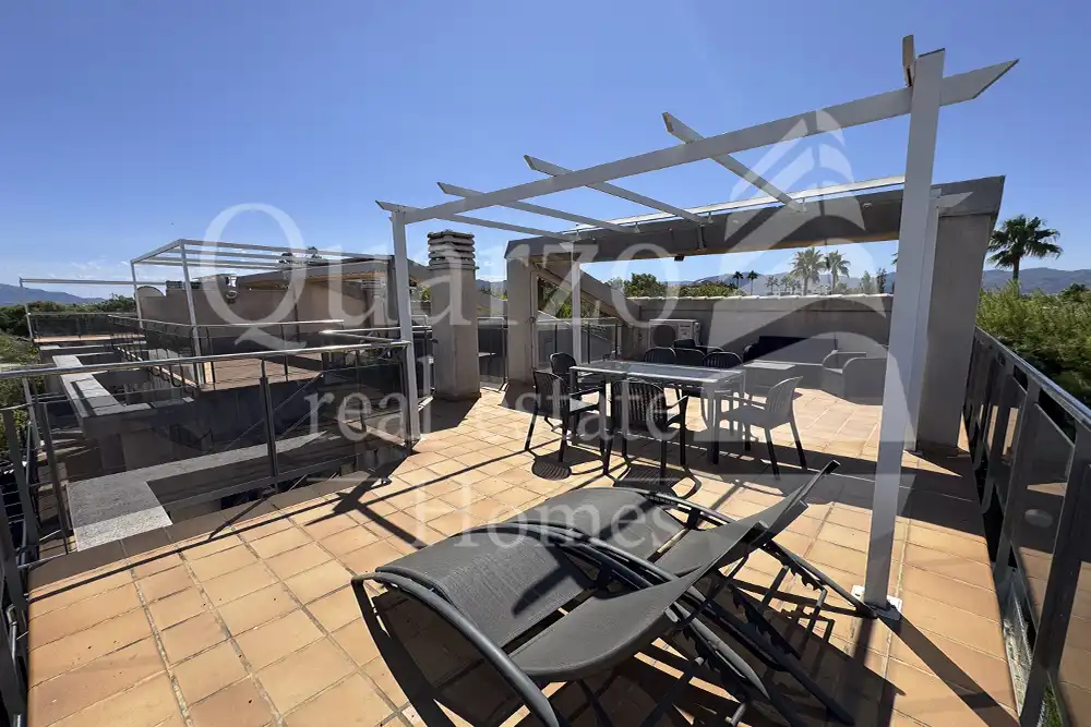 Terrasse von Maisonette zum Verkauf in Oliva mit Klimaanlage, Terrasse und Möbliert