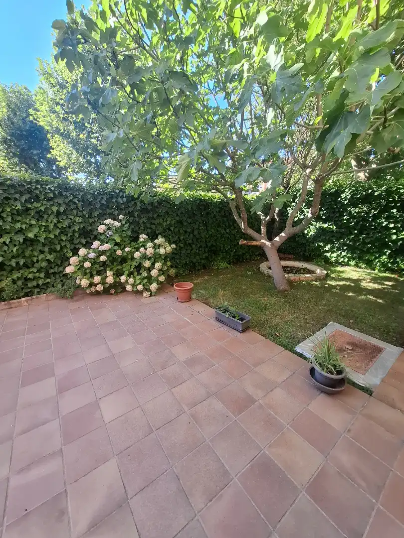 Jardín de Casa adosada de alquiler en Villaviciosa de Odón con Aire acondicionado, Calefacción y Jardín privado