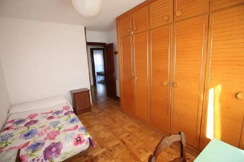 Dormitori de Àtic de lloguer en Santander amb Calefacció, Jardí privat i Parquet