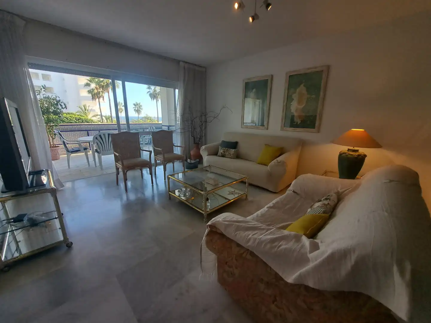 Wohnzimmer von Wohnung zur Miete in Marbella mit Klimaanlage, Heizung und Terrasse
