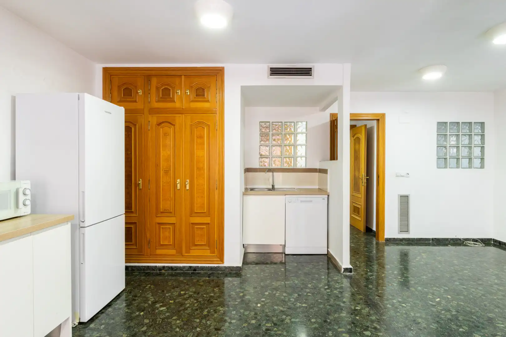 Cuina de Pis en venda en Paiporta amb Aire condicionat, Terrassa i Balcó