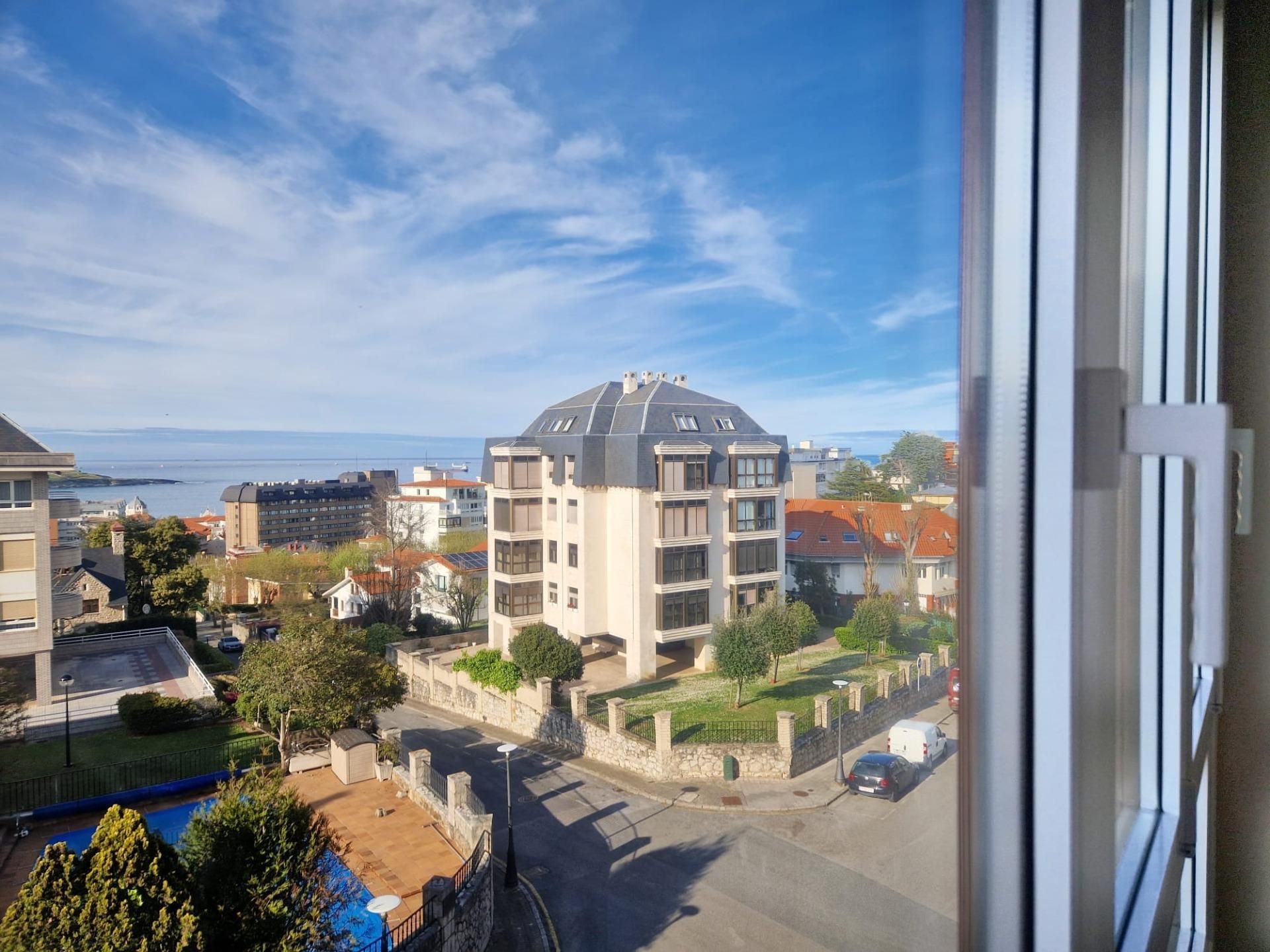 Vista exterior de Piso de alquiler en Santander con Calefacción