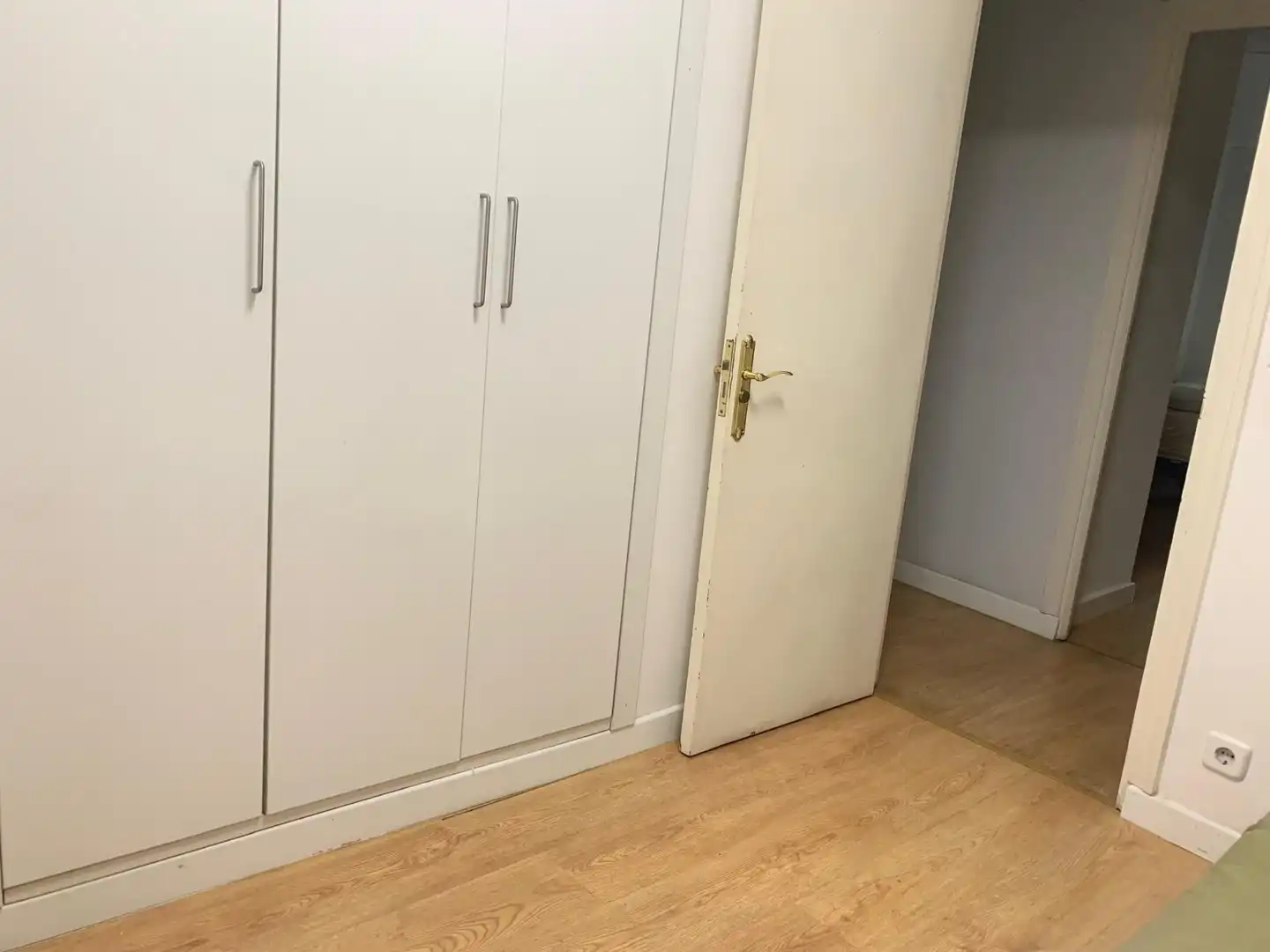 Bedroom of Flat for share in Madrid  with Air Conditioner, Heating and Parquet flooring