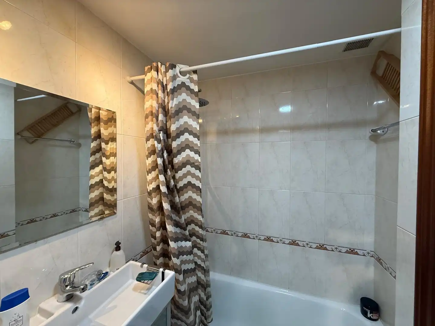 Baño de Piso en venta en Oviedo  con Calefacción, Trastero y Amueblado